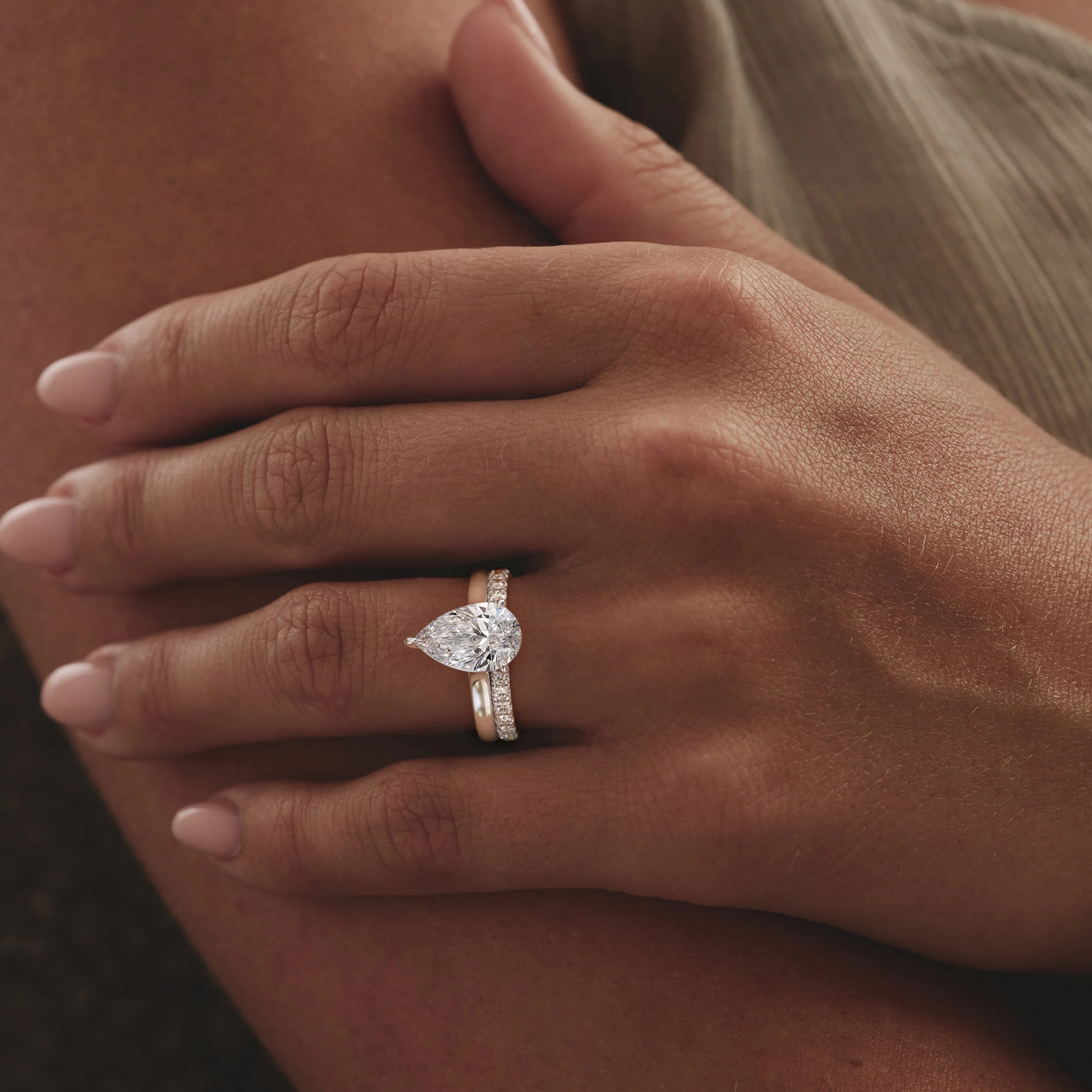 Amora Pear 3.00ct Lab Diamond Engagement Ring G/VS Set in Platinum - Image 2