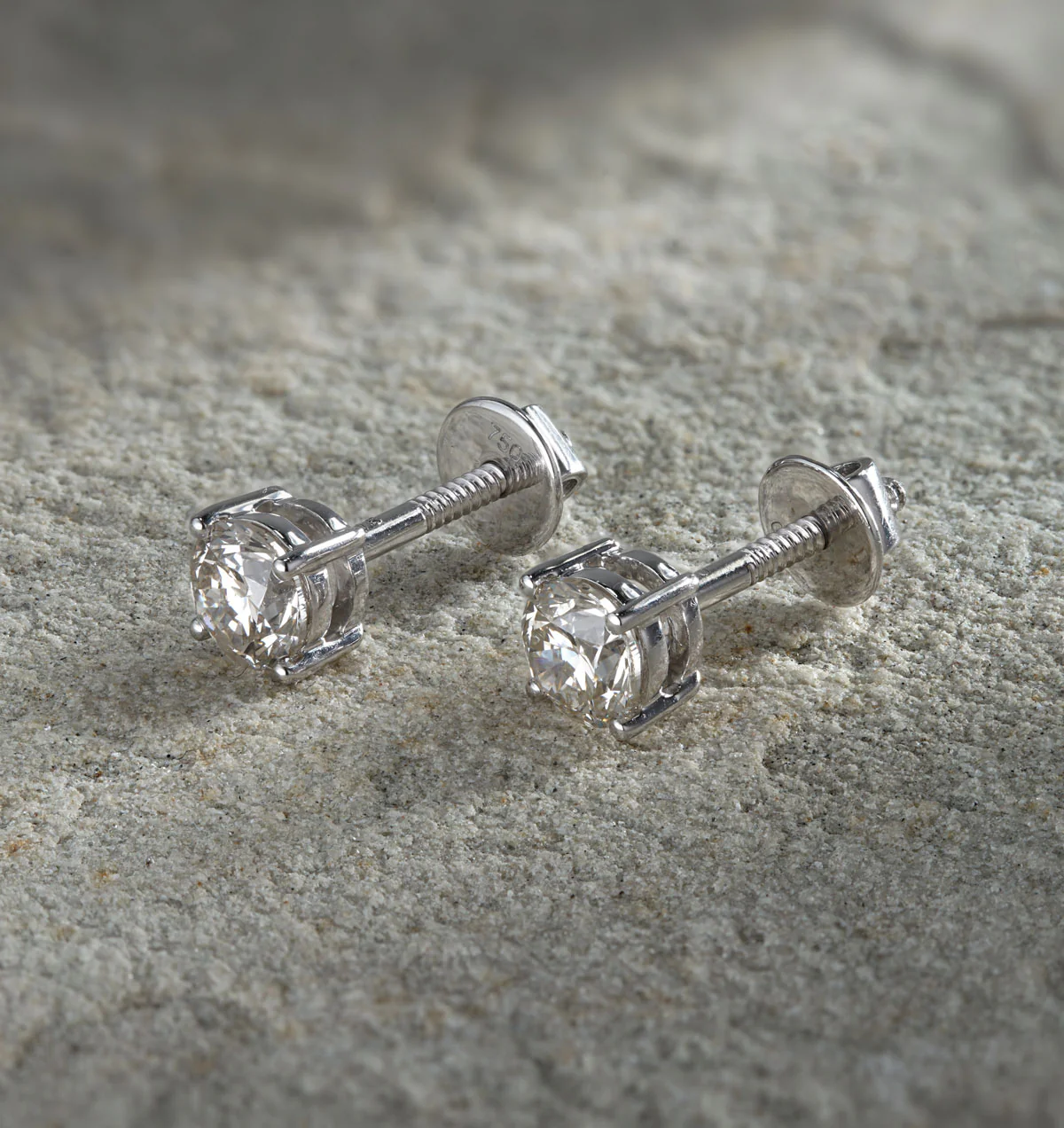 Diamond Earrings 1.00CT Studs H/SI Quality in Platinum - 5.1mm - Image 5