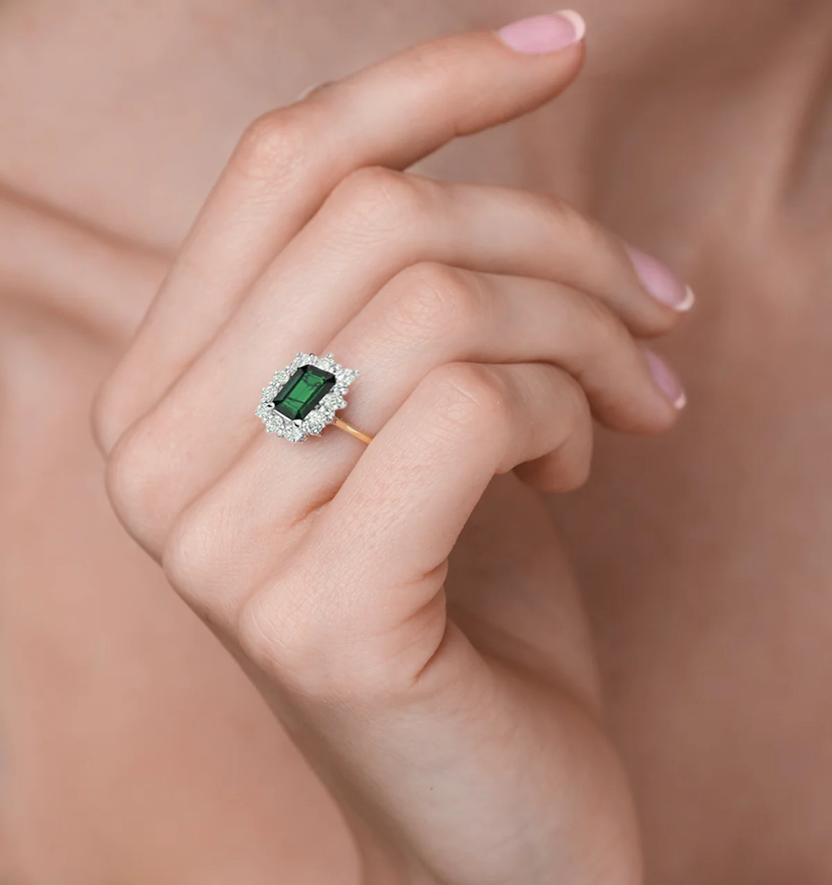 Emerald 1.00ct And Diamond 0.50ct 18K Gold Ring - Image 4