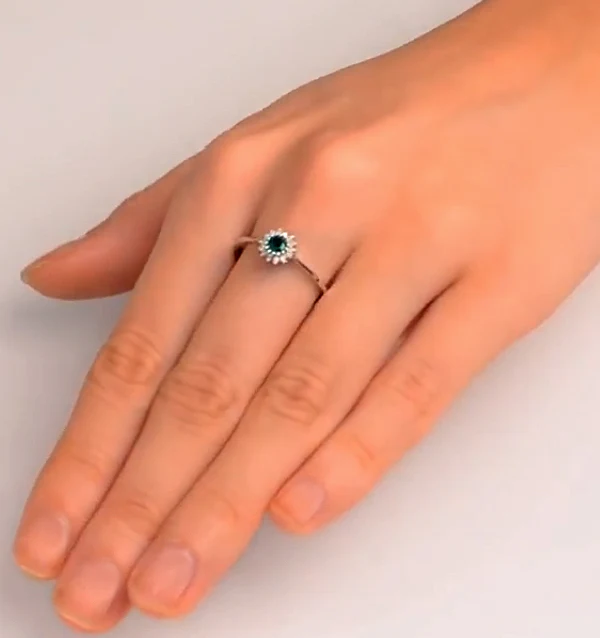 Emerald 3.5 x 3.5mm And Diamond 18K White Gold Ring - Image 4