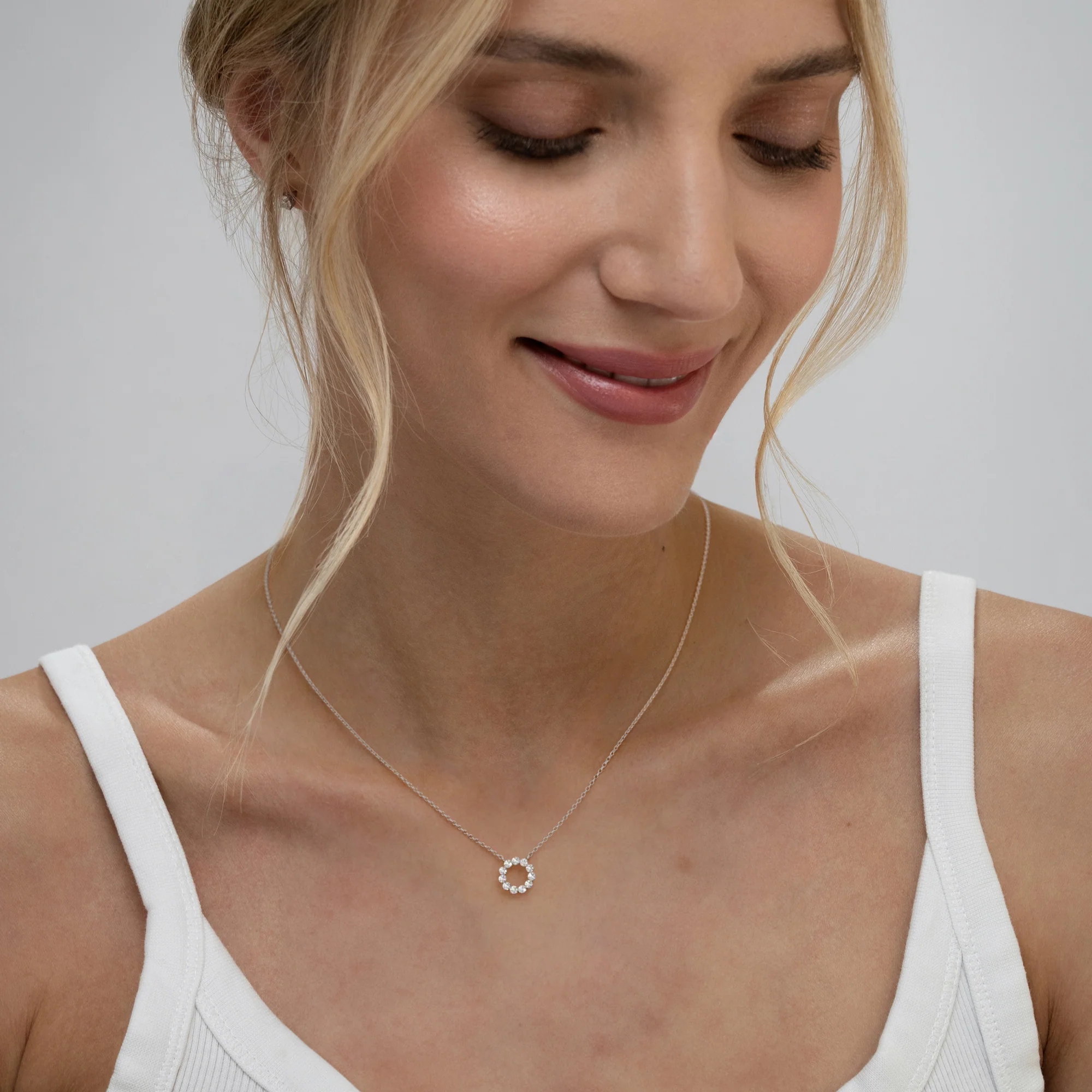 Lab Diamond Eternal Glow Circle Necklace 0.25ct in 925 Silver - Image 4