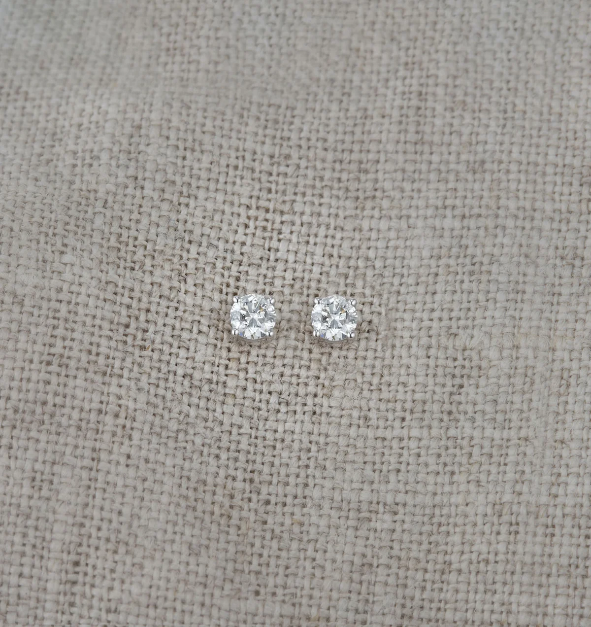 Lab Diamond Studs Earrings 0.20ct H/Si Quality in 9K White Gold - 3mm - Image 6