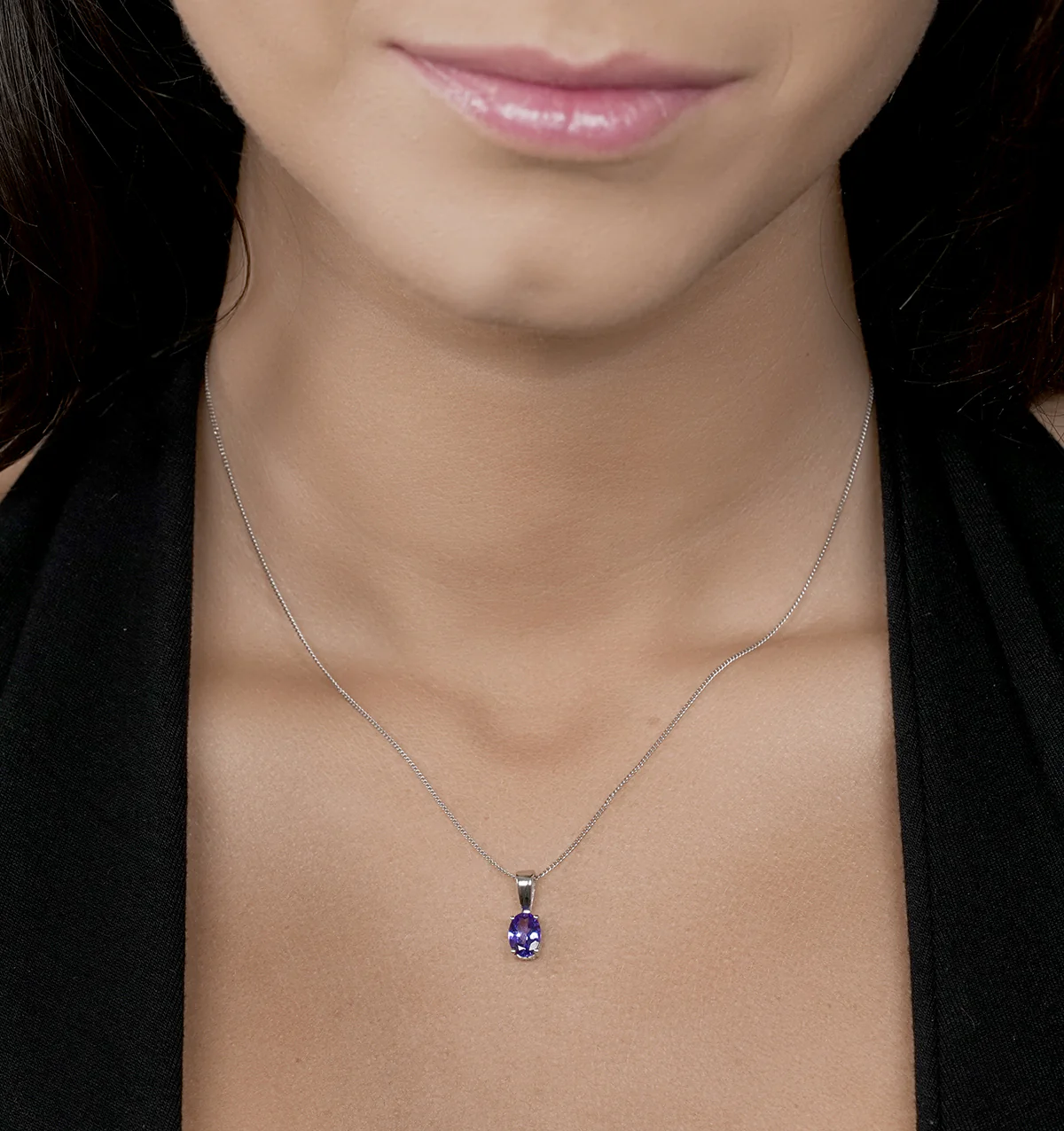 Tanzanite 7 x 5mm 9K White Gold Pendant Necklace - Image 2